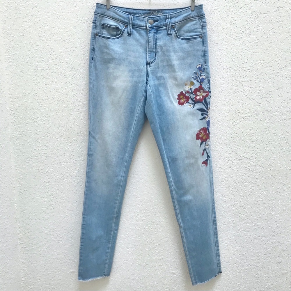 Universal Thread Embroidered Mid Rise Skinny Jeans